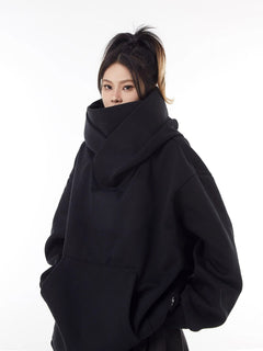 Weiter Hoodie mit hohem Kragen und Fleecefutter